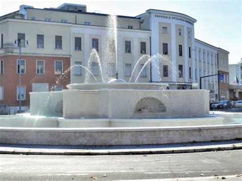 Fontana di Piazzale degli Eroi .